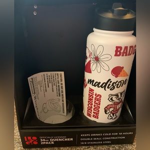 Wisconsin Badgers 34 oz Stainless Water Bottle-NIP